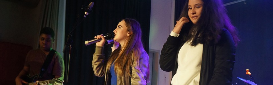 $galleryItem->description