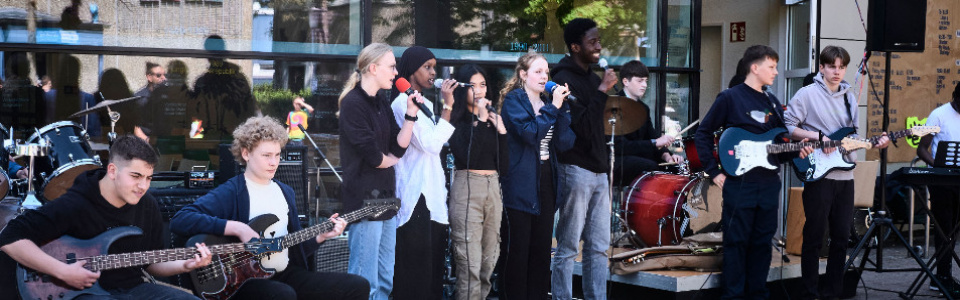 $galleryItem->description